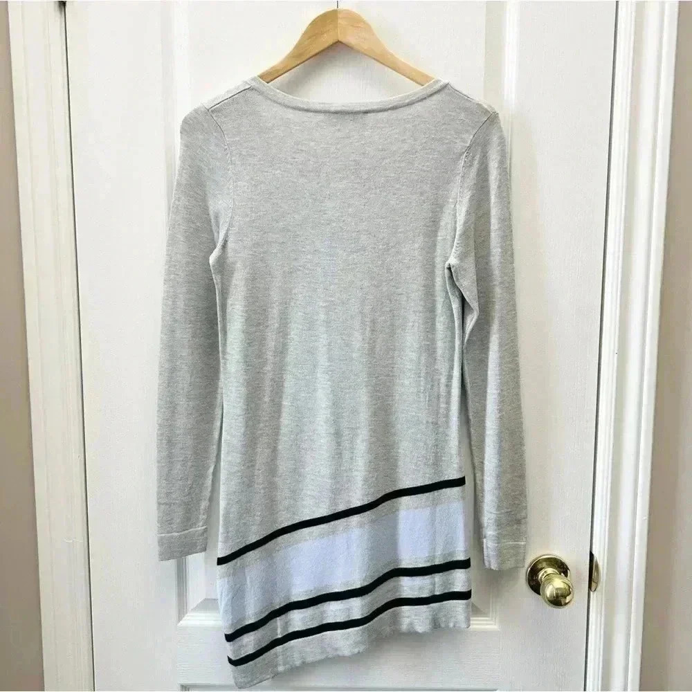 Ricki’s Grey V Neck Sweater Asymmetrical Hem Blue Black Stripes XS - Picture 6 of 13